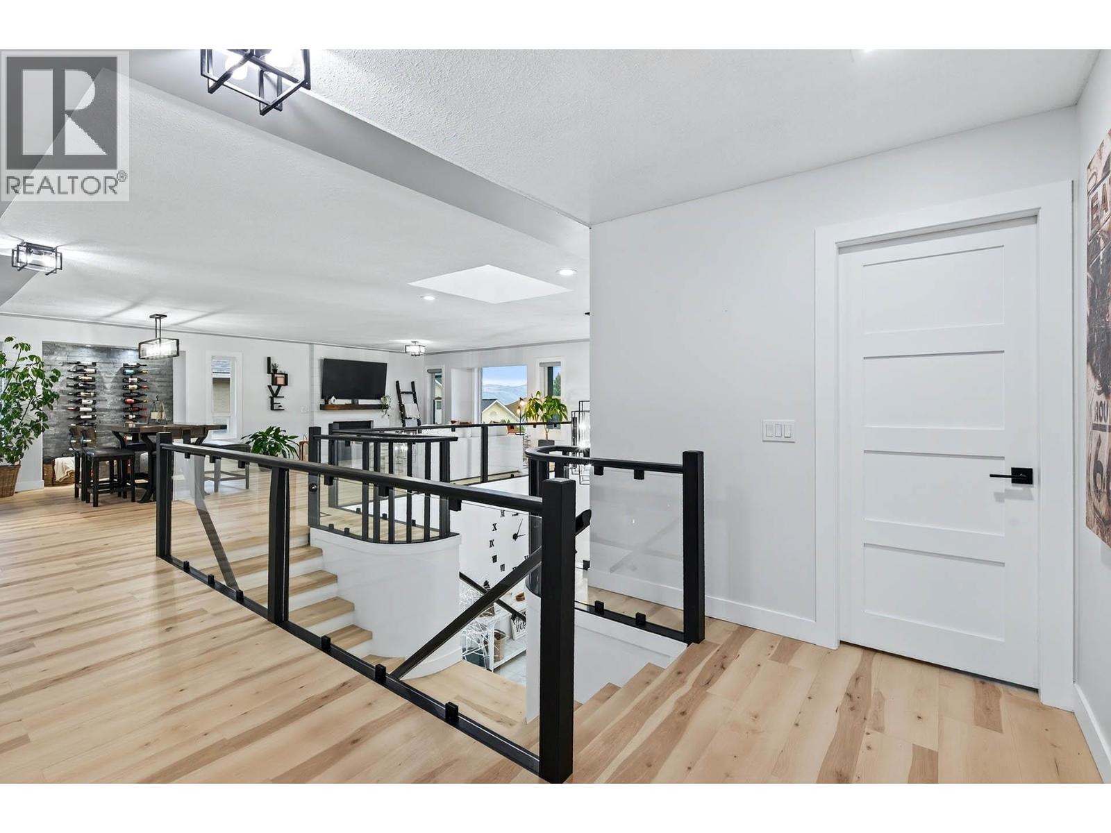 1095 Laurel Place - 83