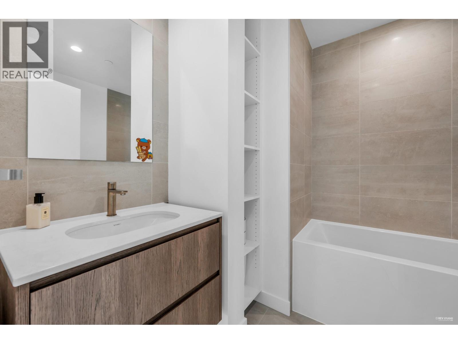 #1204-6855 PEARSON Way, Richmond