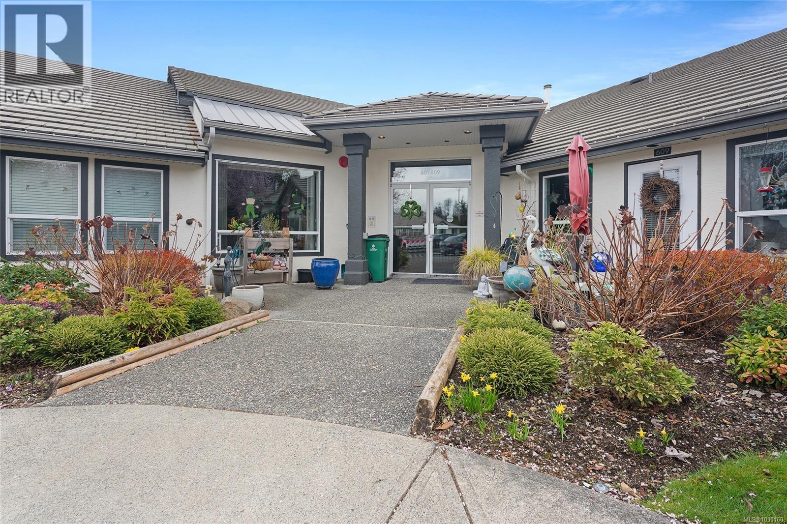 604 265 Mills Street, Parksville