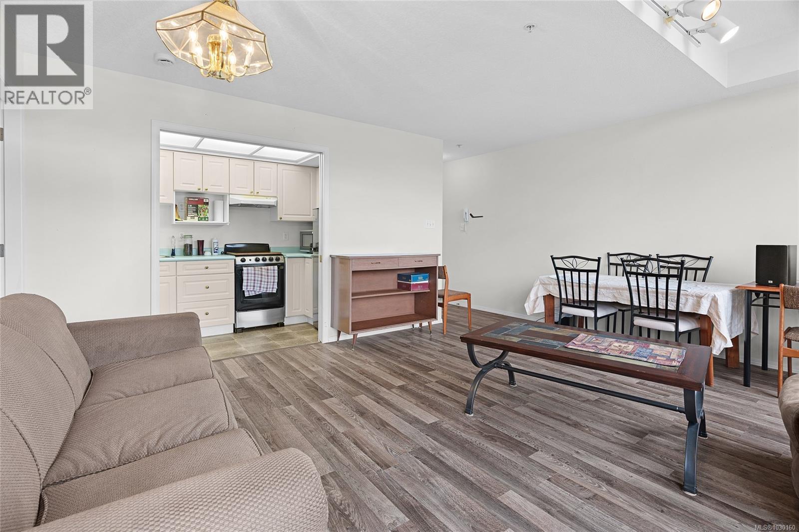 604 265 Mills Street, Parksville