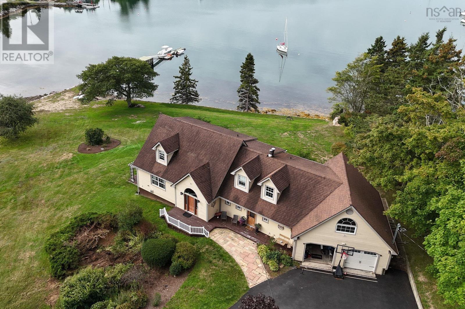 Property 7 of 36 of 2 Crouchers Point Road