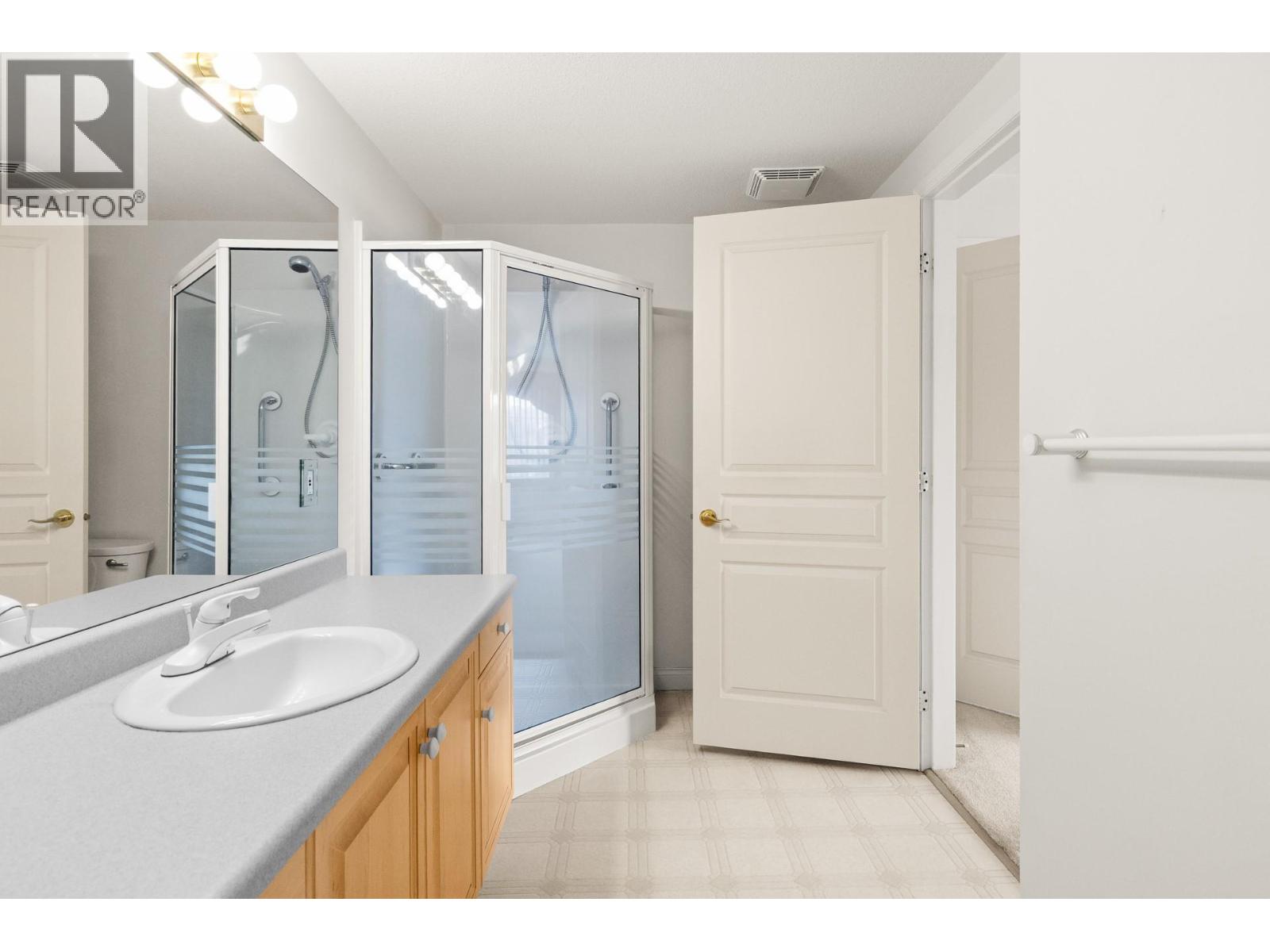 202 3890 Brown Road, West Kelowna