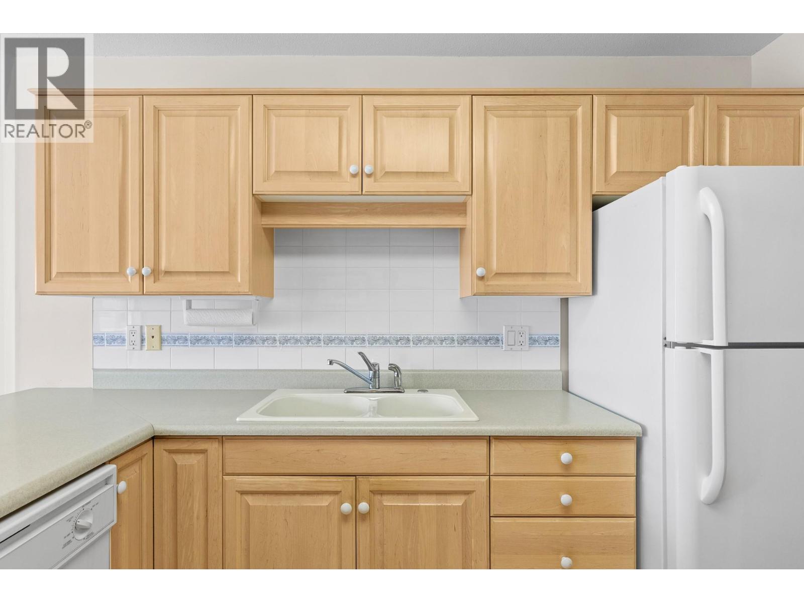 202 3890 Brown Road, West Kelowna