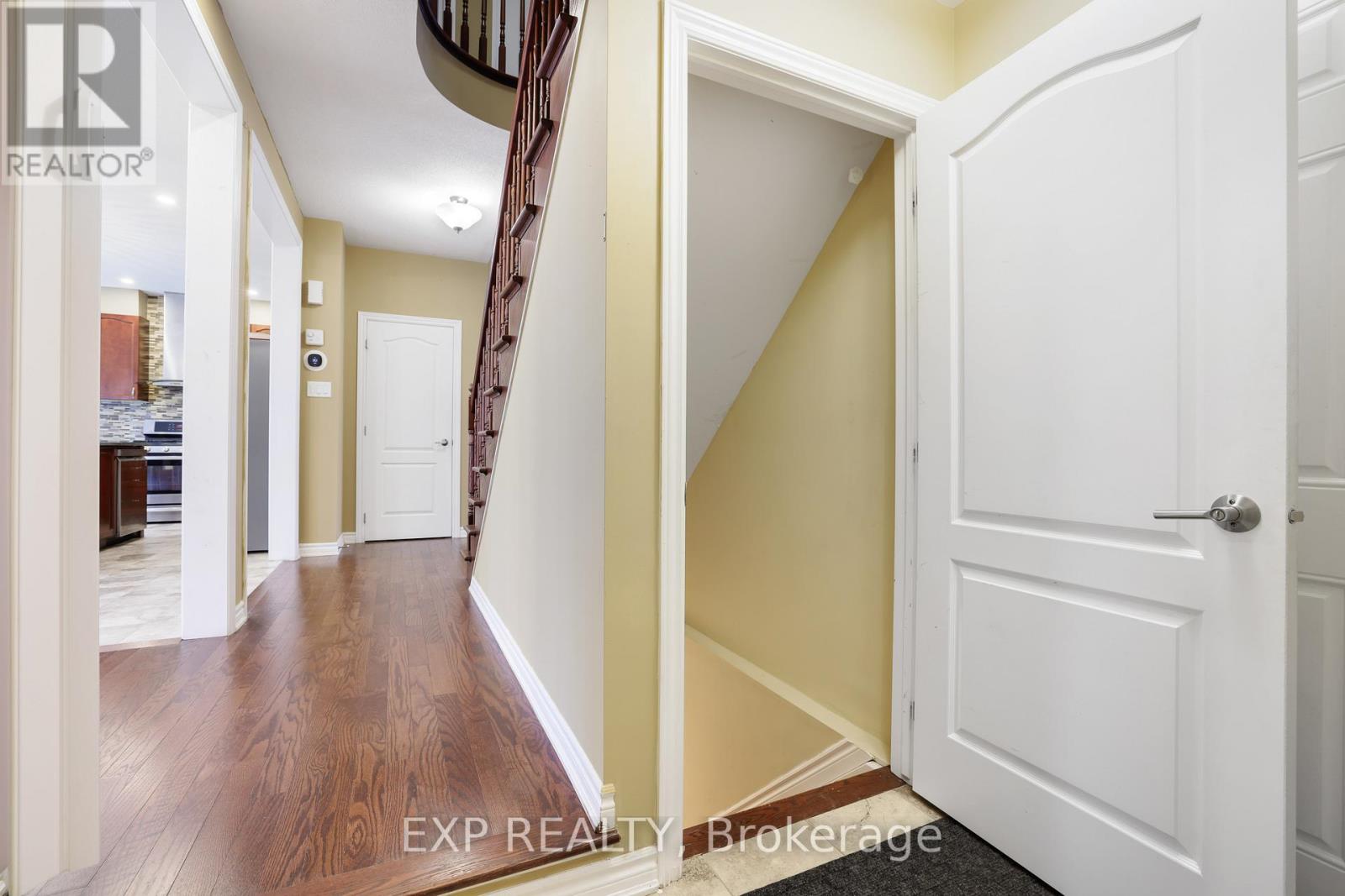 210 RIVERTREE STREET — photo 28