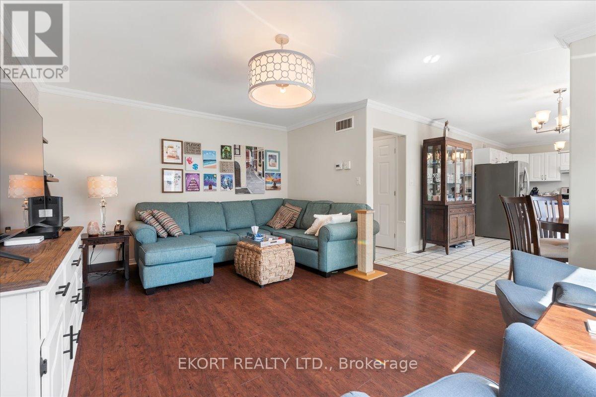 9 HURON LANE — photo 21