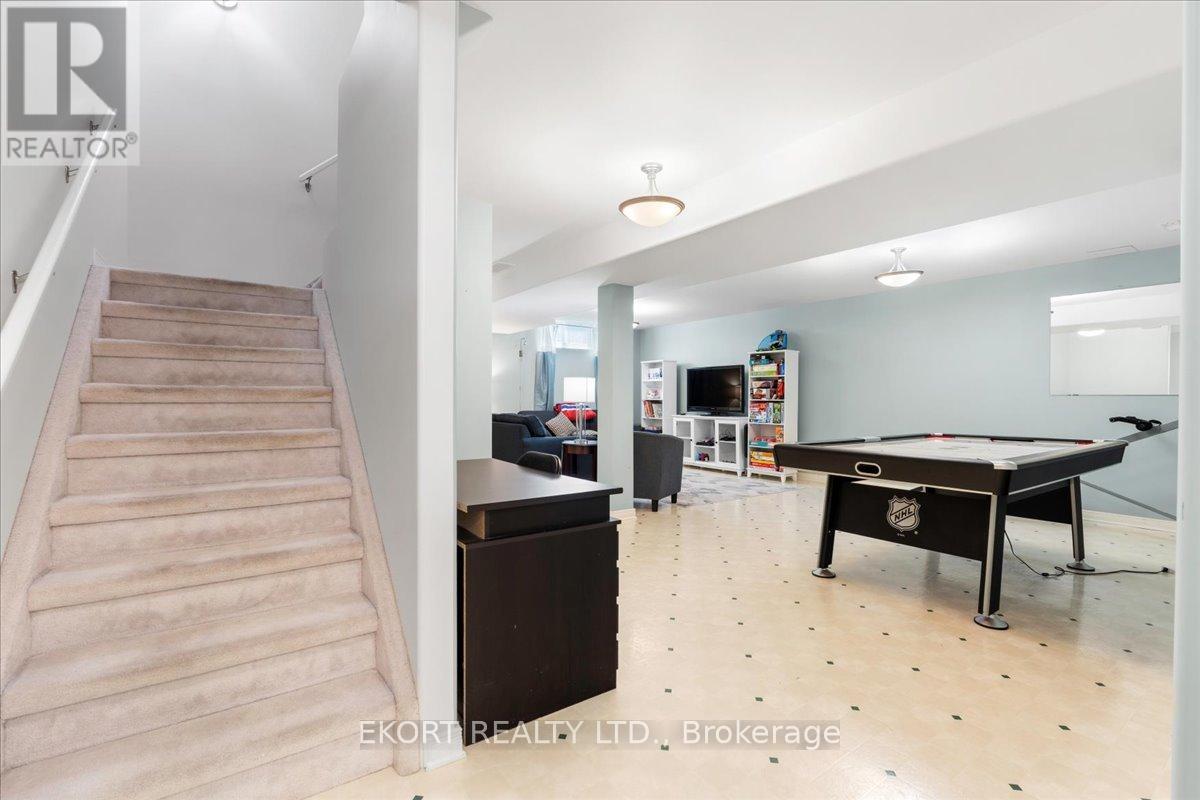 9 HURON LANE — photo 33