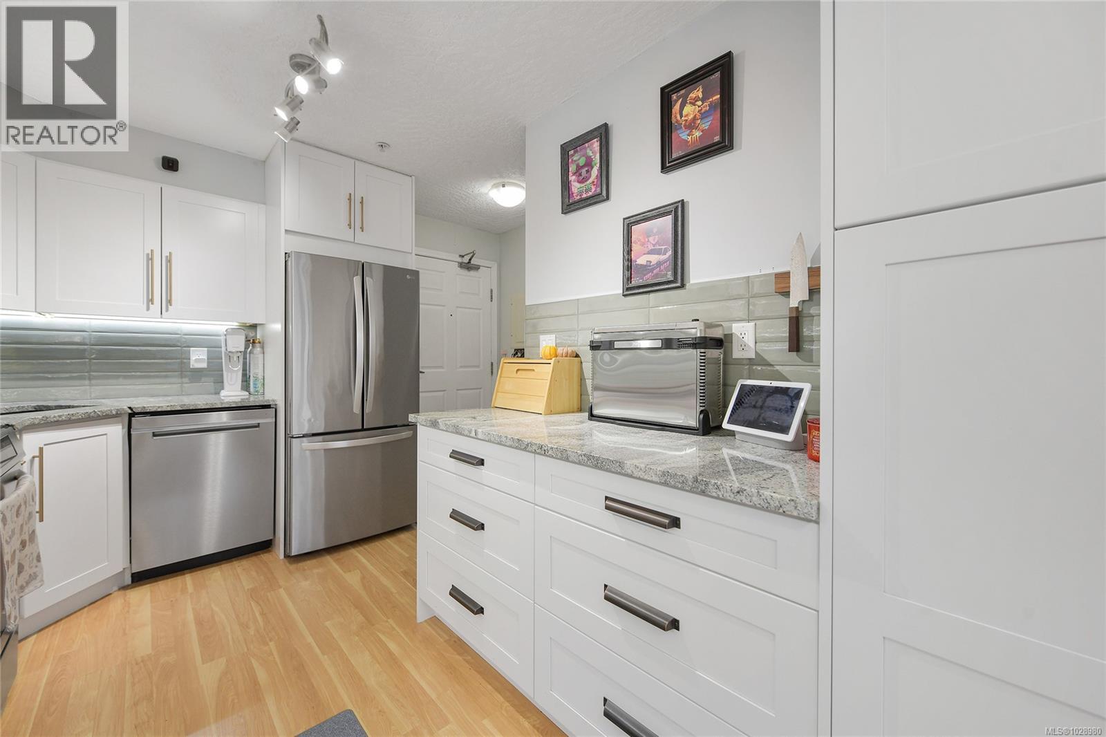 102 383 Wale Road, Colwood