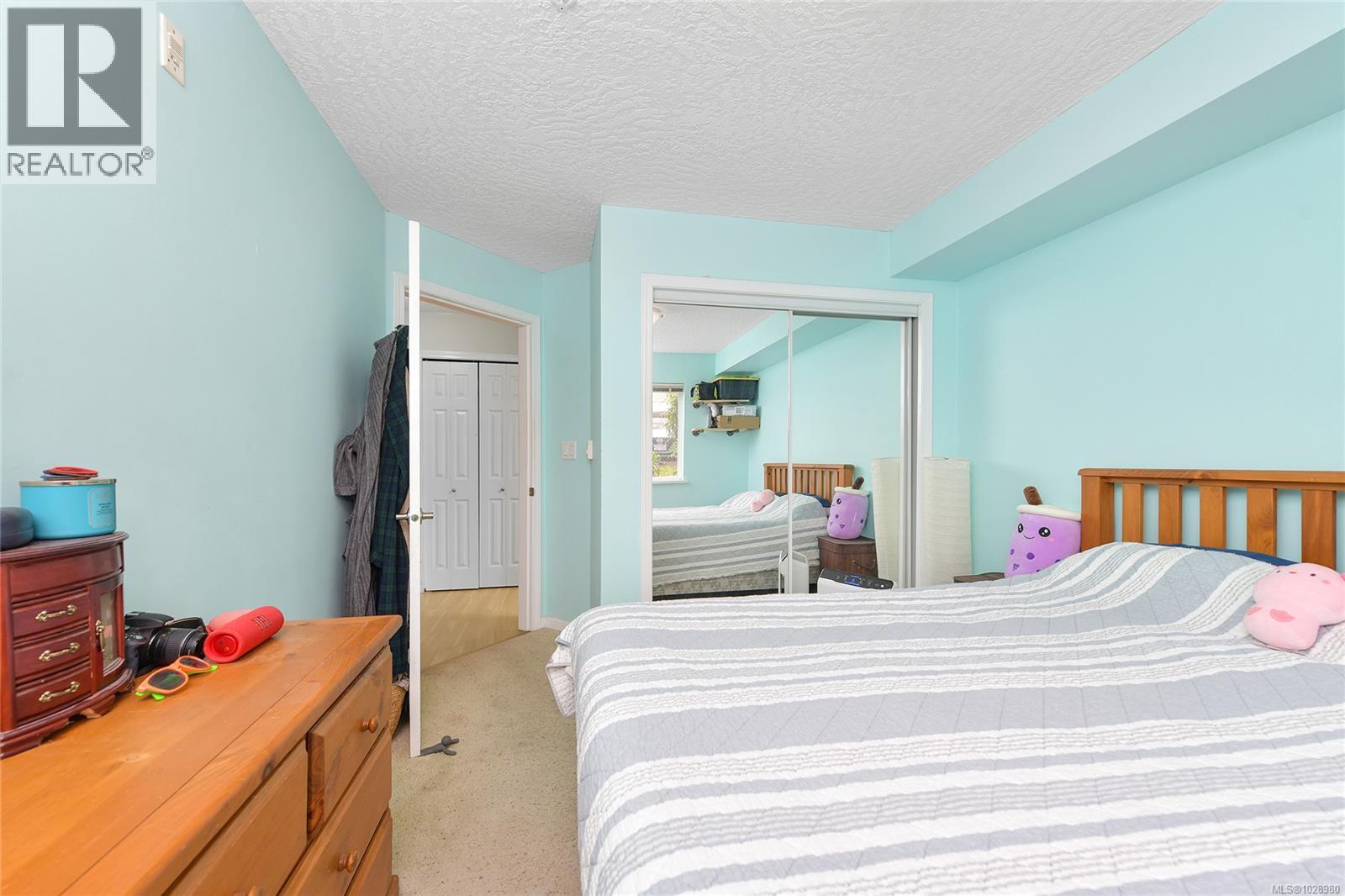 #102 383 Wale Rd - 18