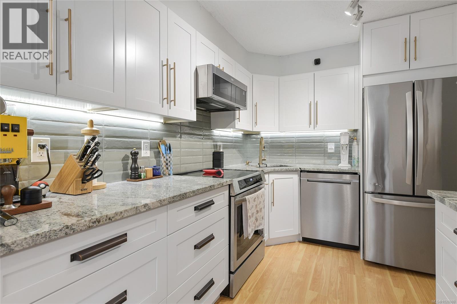 #102 383 Wale Rd - 2