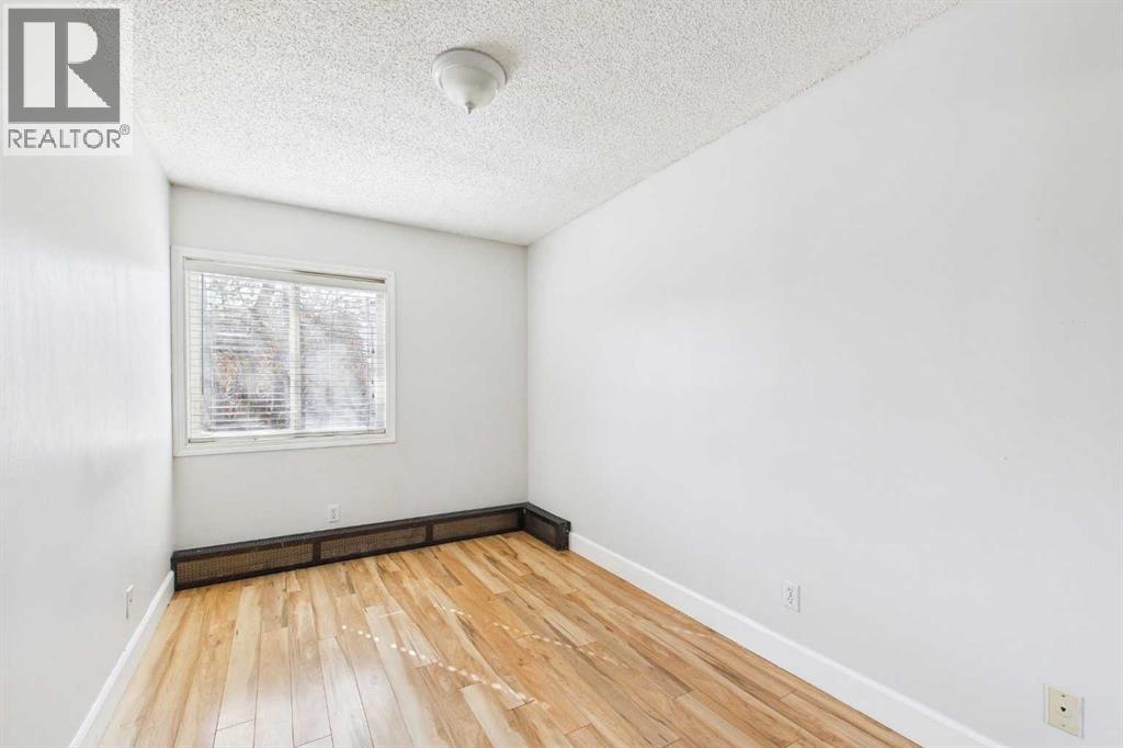 Single Family House for Sale in    Avenue SW Windsor Park Calgary 