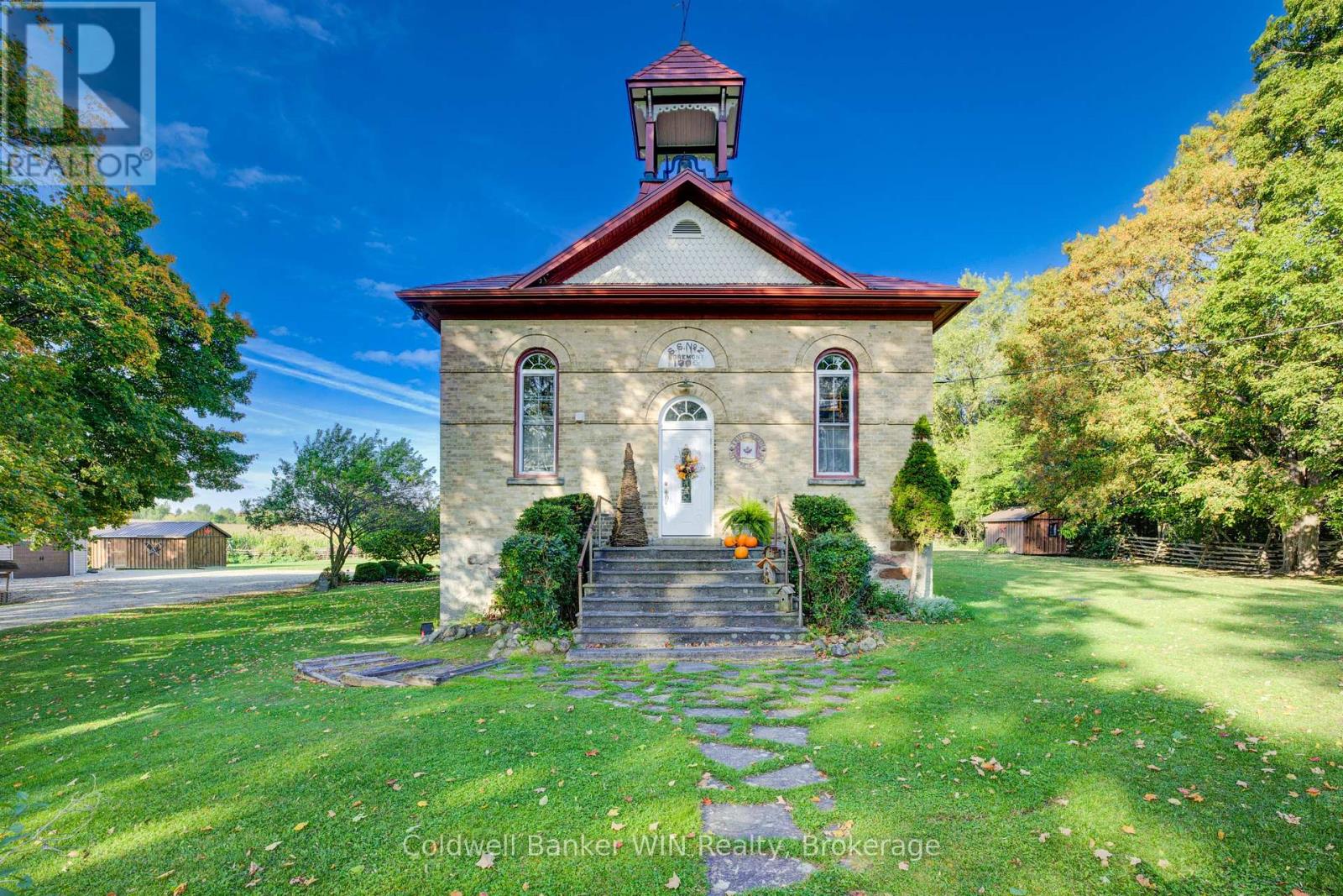 392774 SOUTHGATE 39 SIDE ROAD