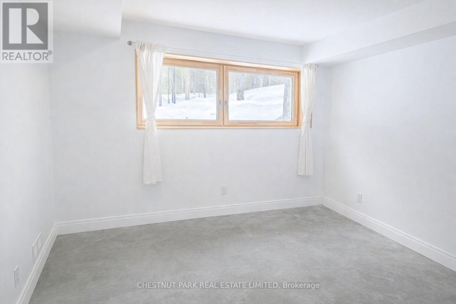 Single Family House Raised bungalow for Sale in  GLAMORGAN ROAD Highlands East (Glamorgan) 