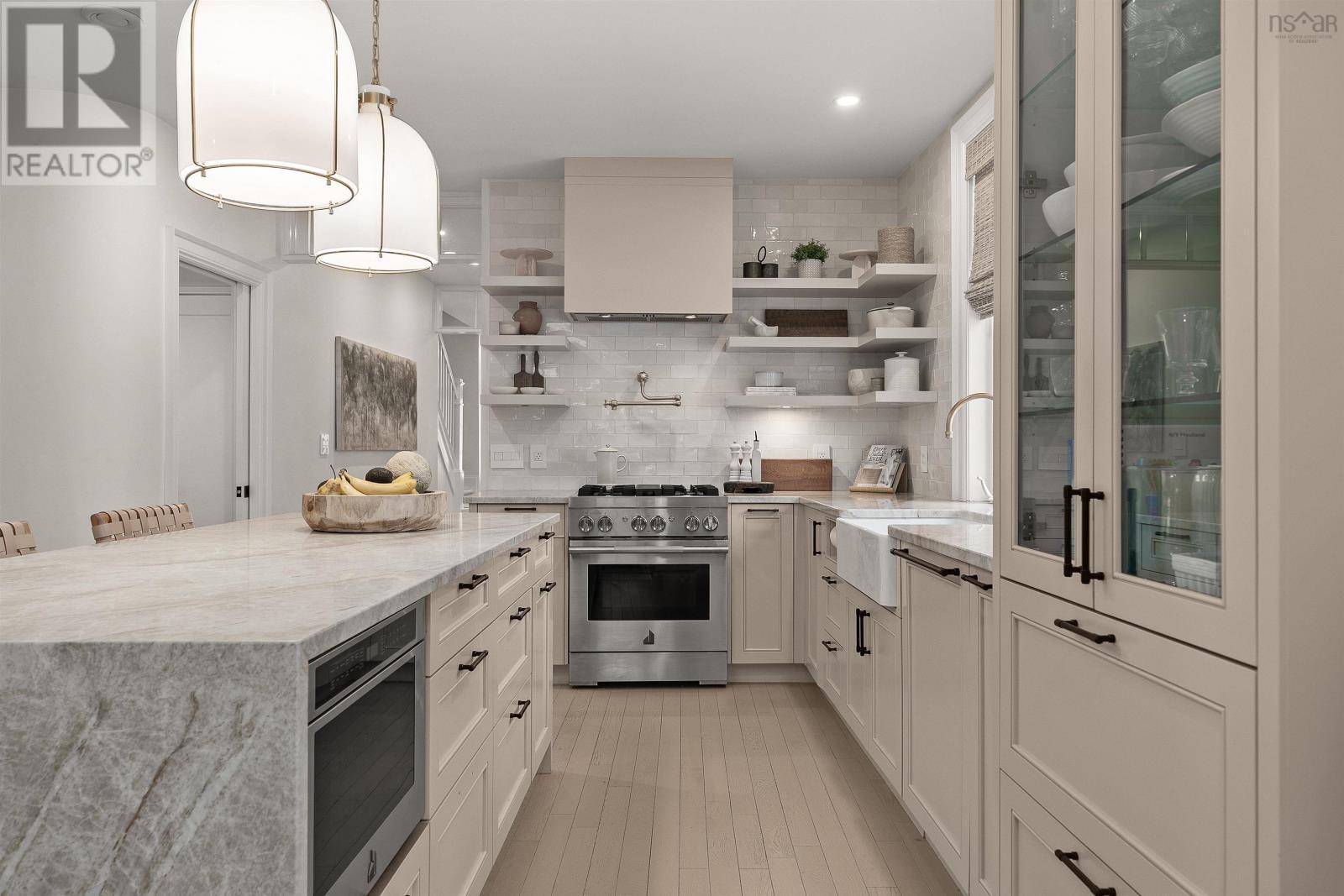 Property 9 of 50 of 6029 Inglis Street