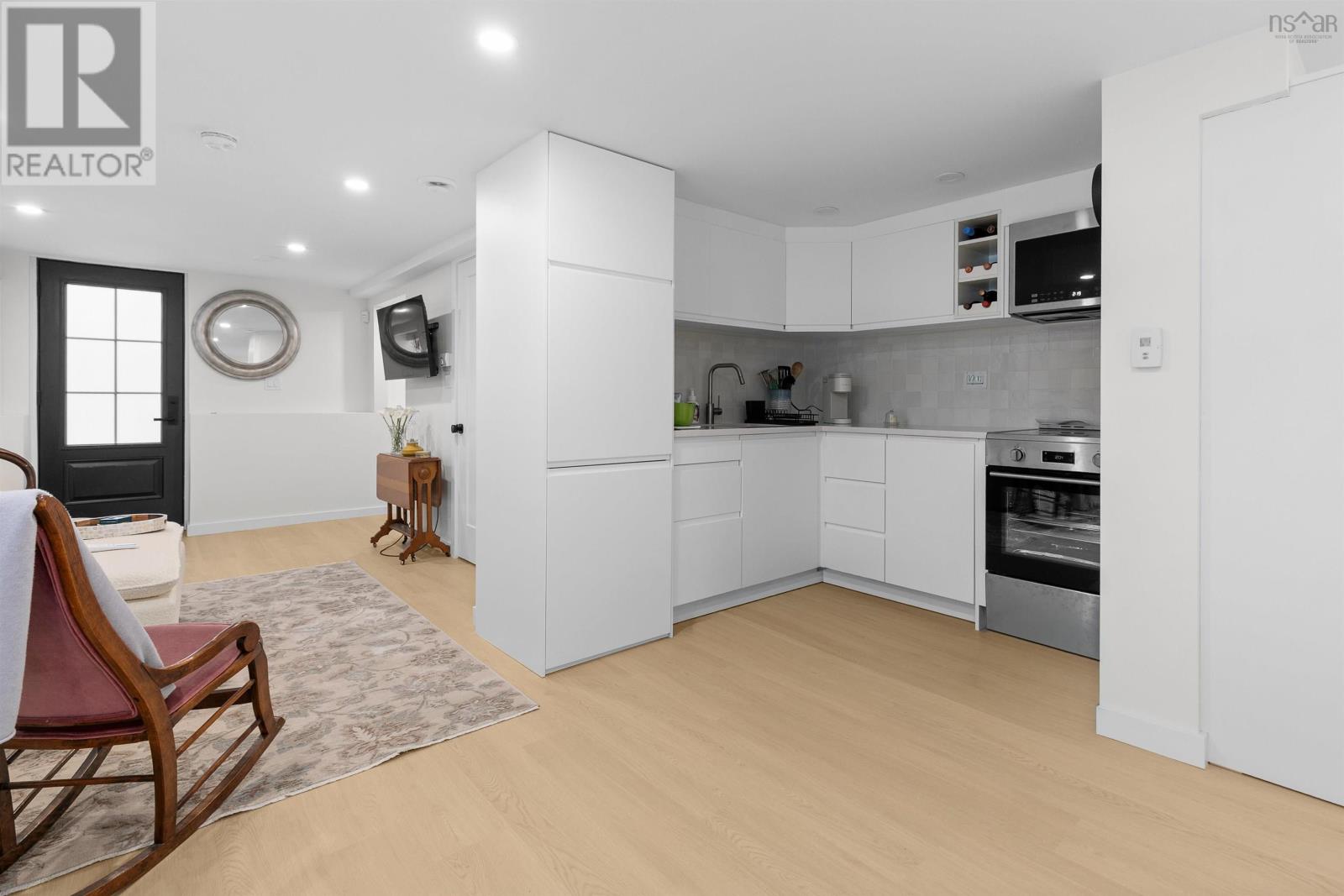 Property 3 of 50 of 6029 Inglis Street