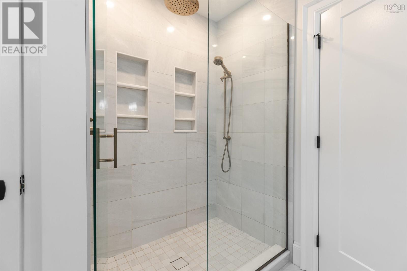 Property 7 of 50 of 6029 Inglis Street