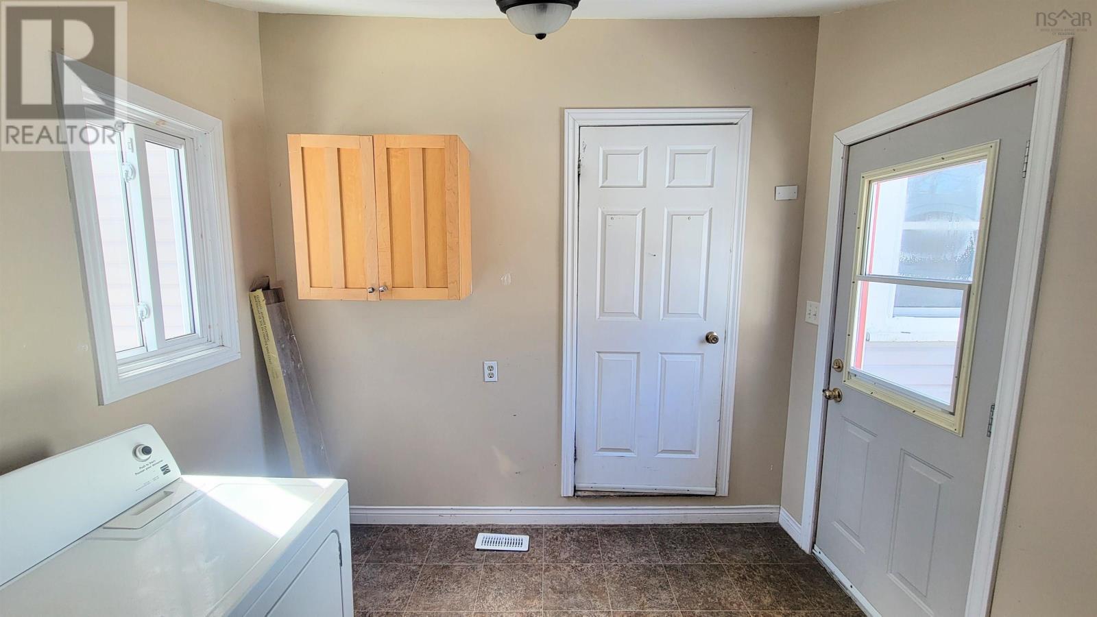 Property 8 of 29 of 3617 Robie Street