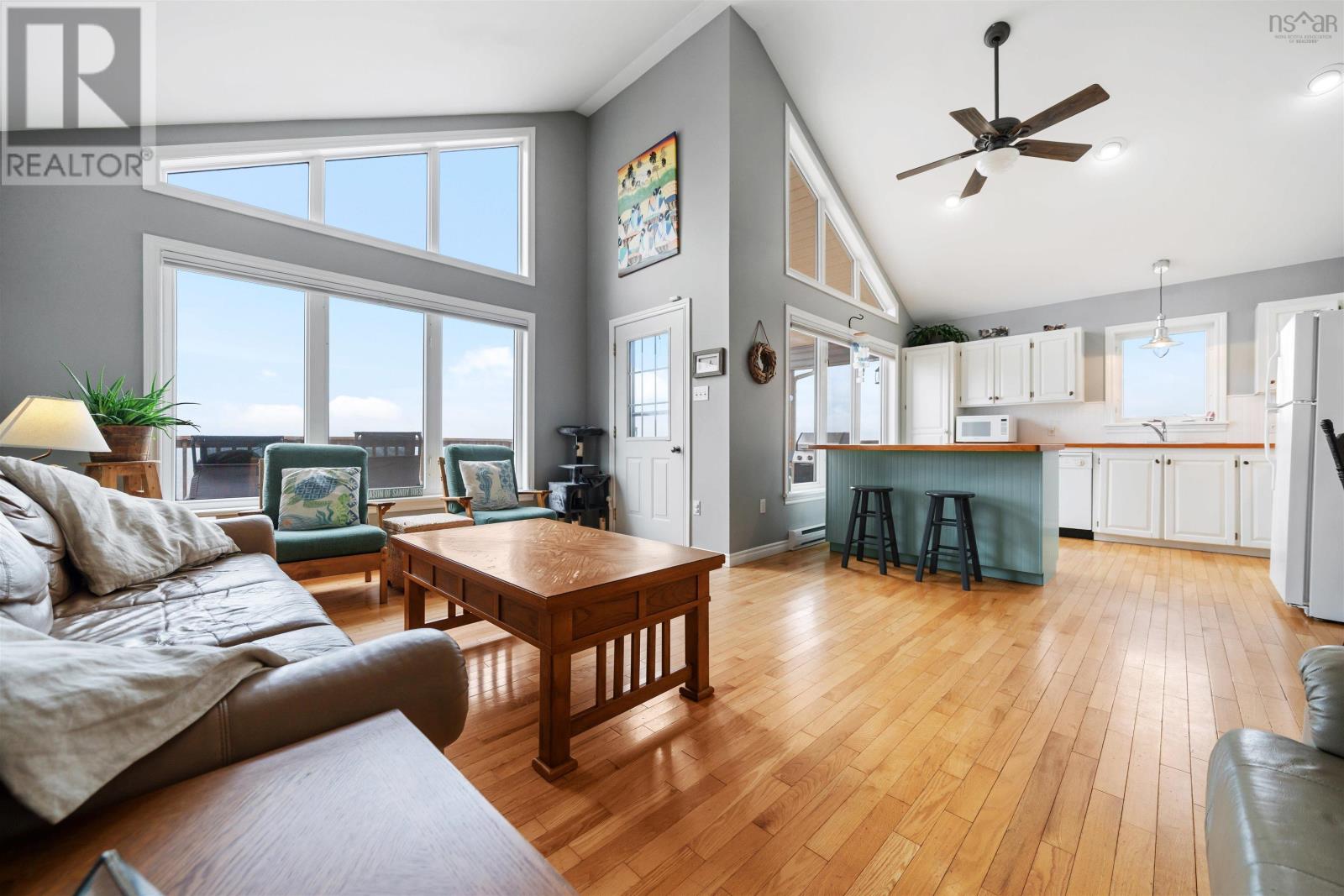 Property 25 of 48 of 63 Vista Del Mar Road