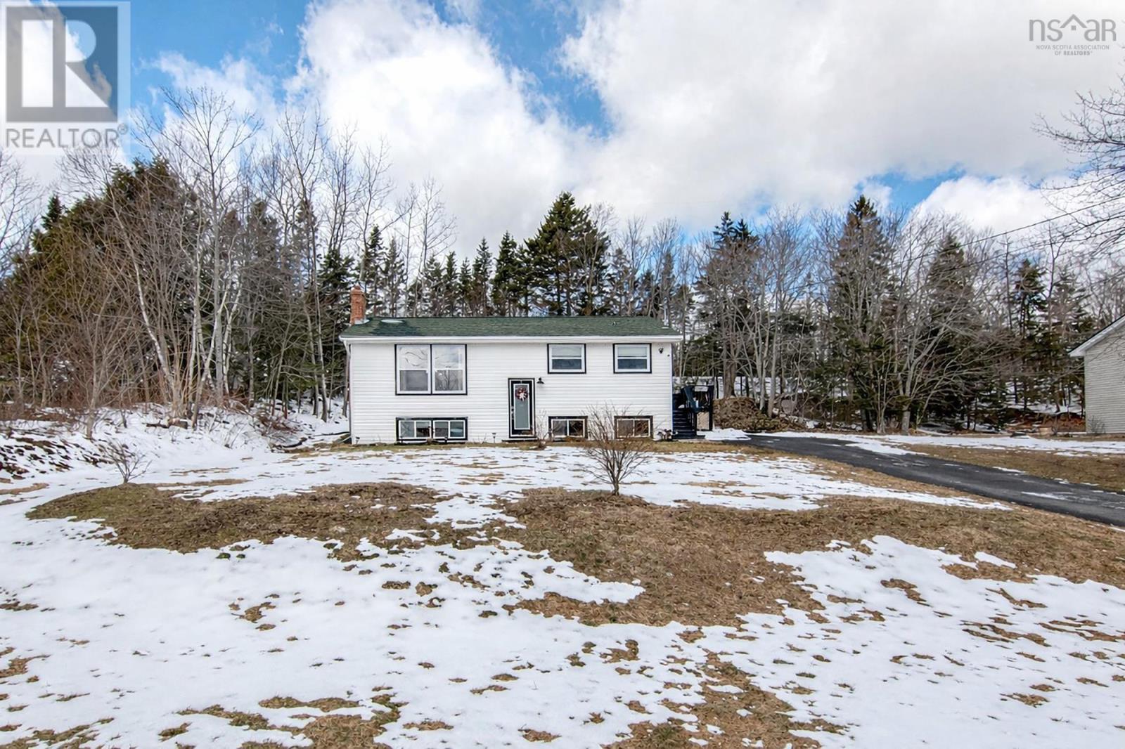 Property 11 of 42 of 69 Pinetree Crescent