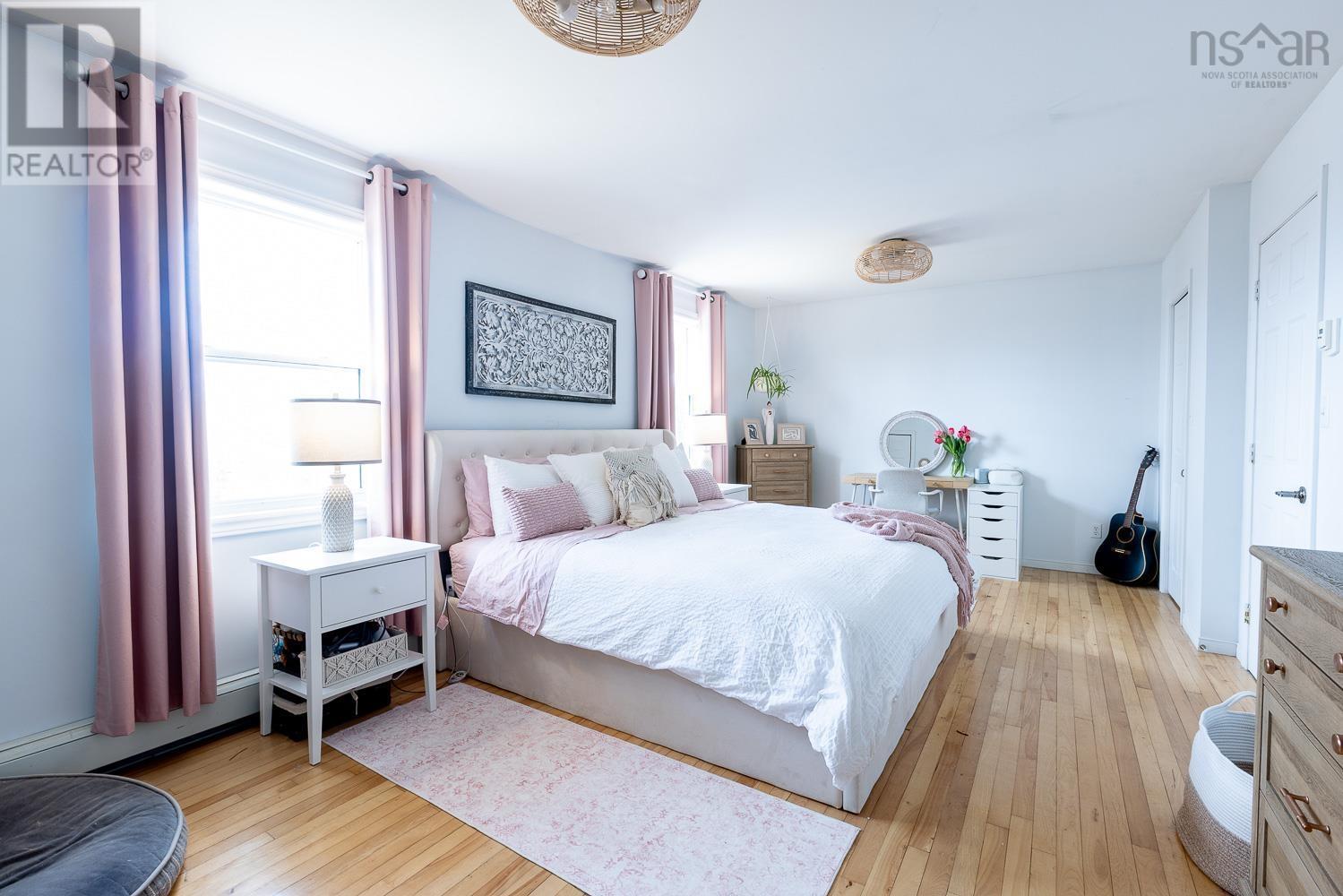 Property 14 of 32 of 54 GLENABBEY Drive