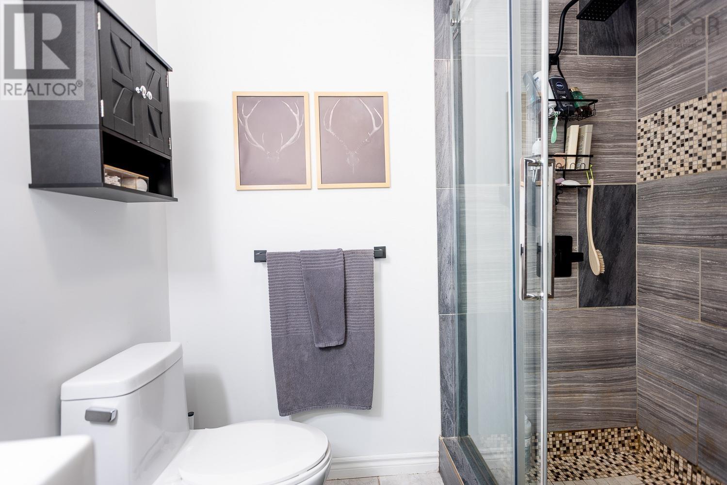 Property 17 of 32 of 54 GLENABBEY Drive