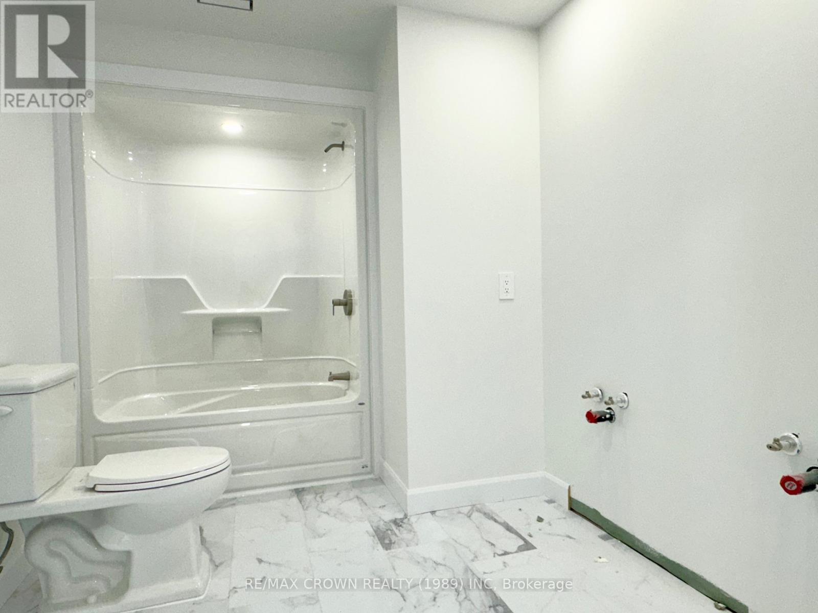 20 GOLF STREET - 15