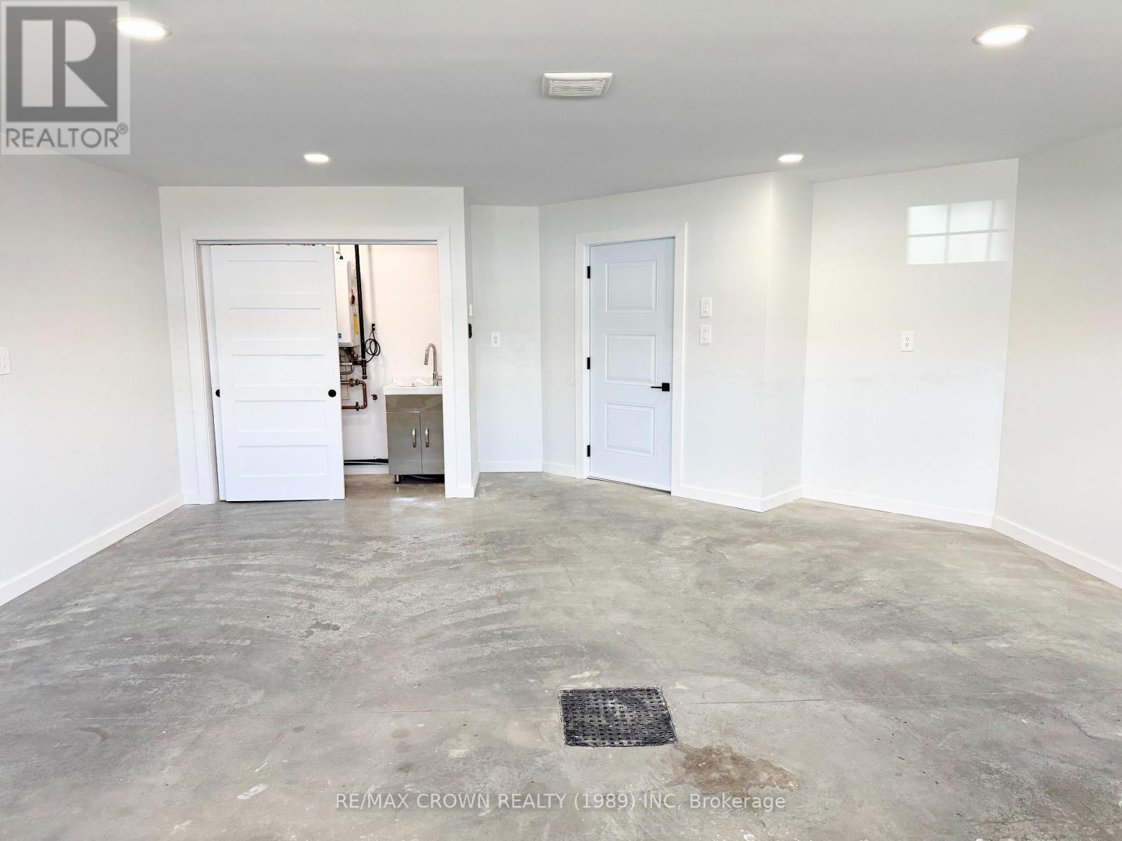 20 GOLF STREET - 28