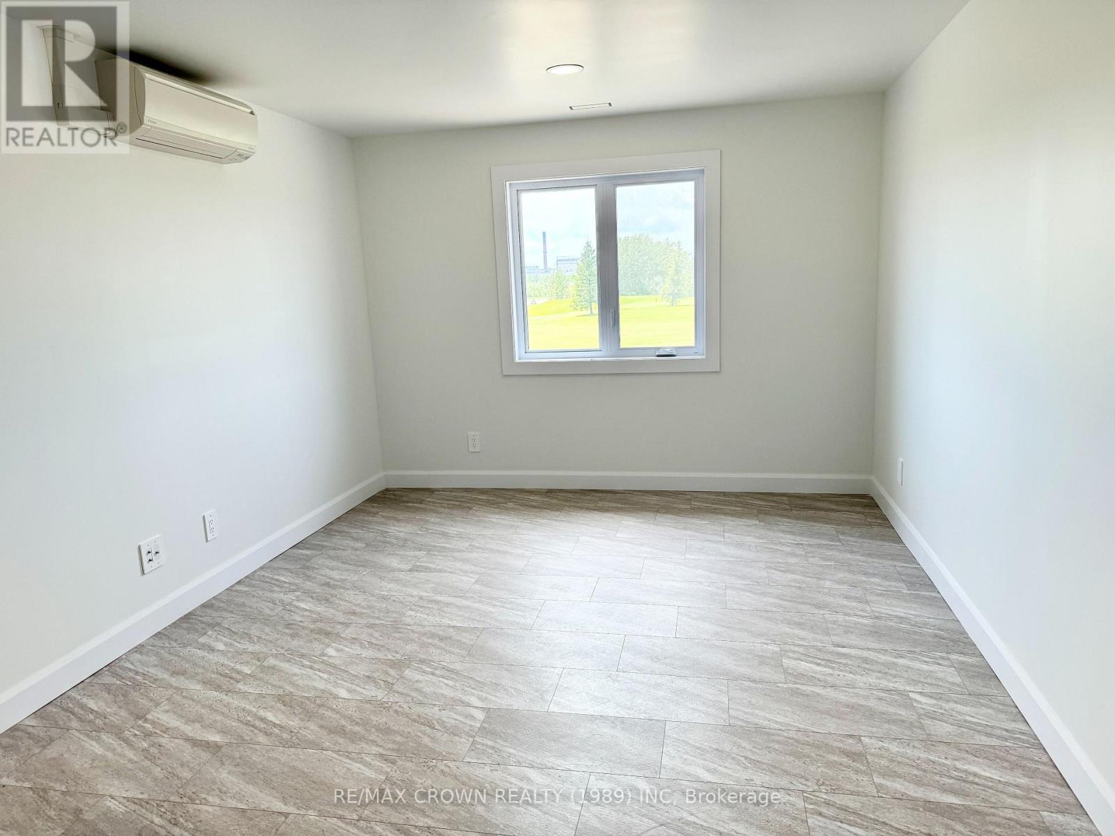 22 GOLF STREET - 17
