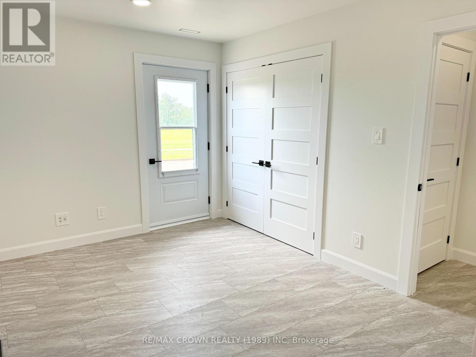 22 GOLF STREET - 22