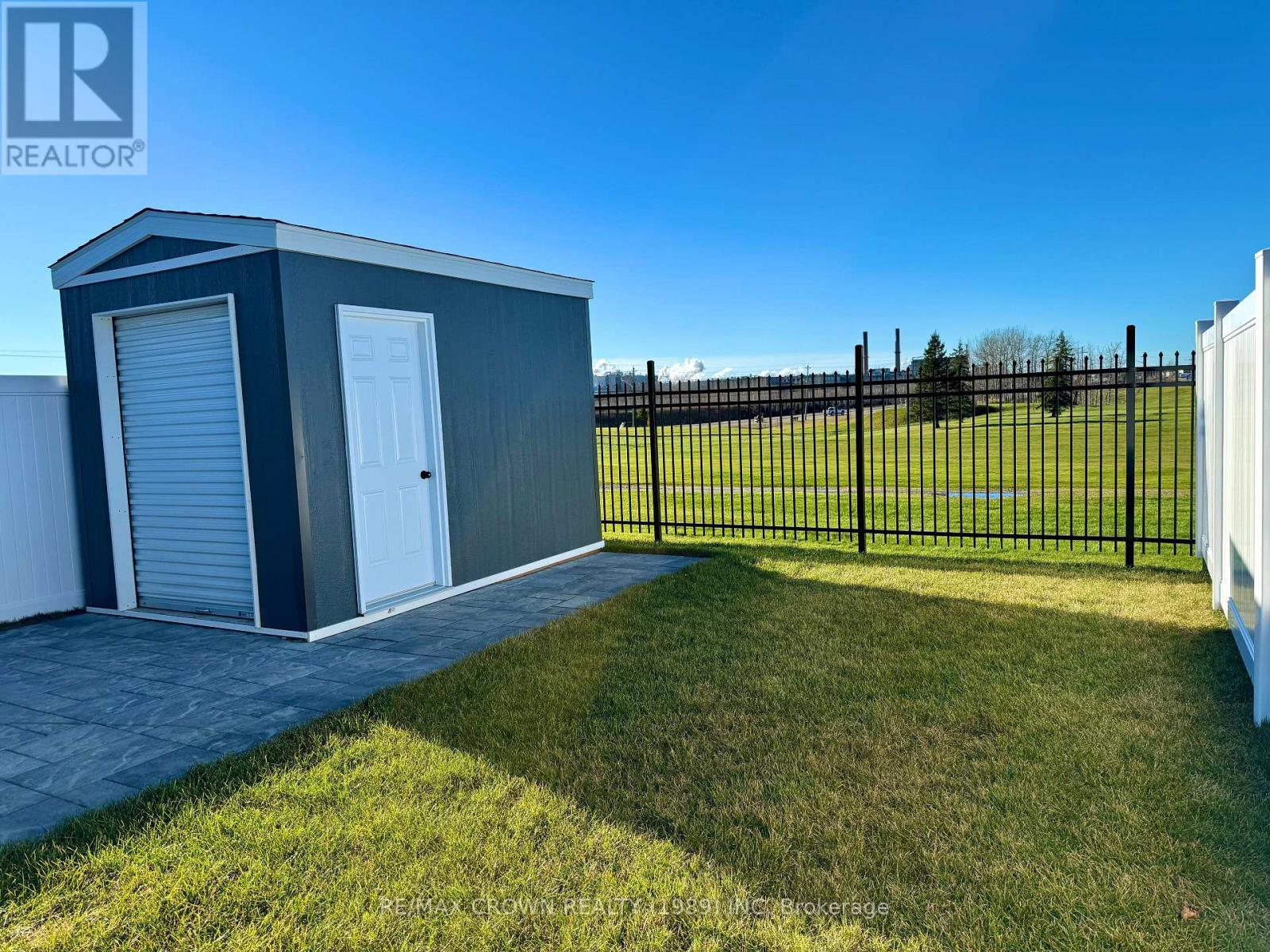 22 GOLF STREET - 32