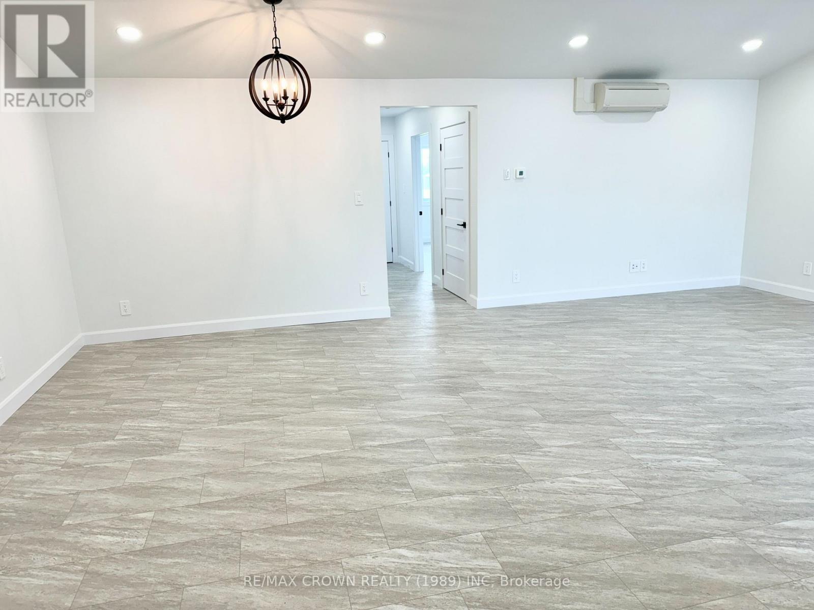 22 GOLF STREET - 9