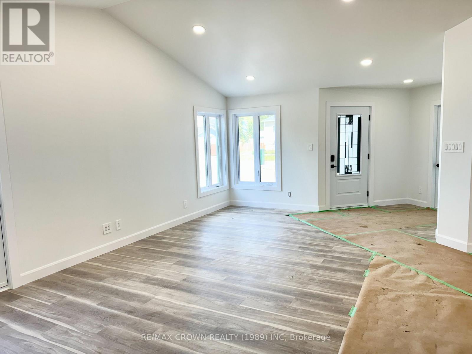 26 GOLF STREET - 7
