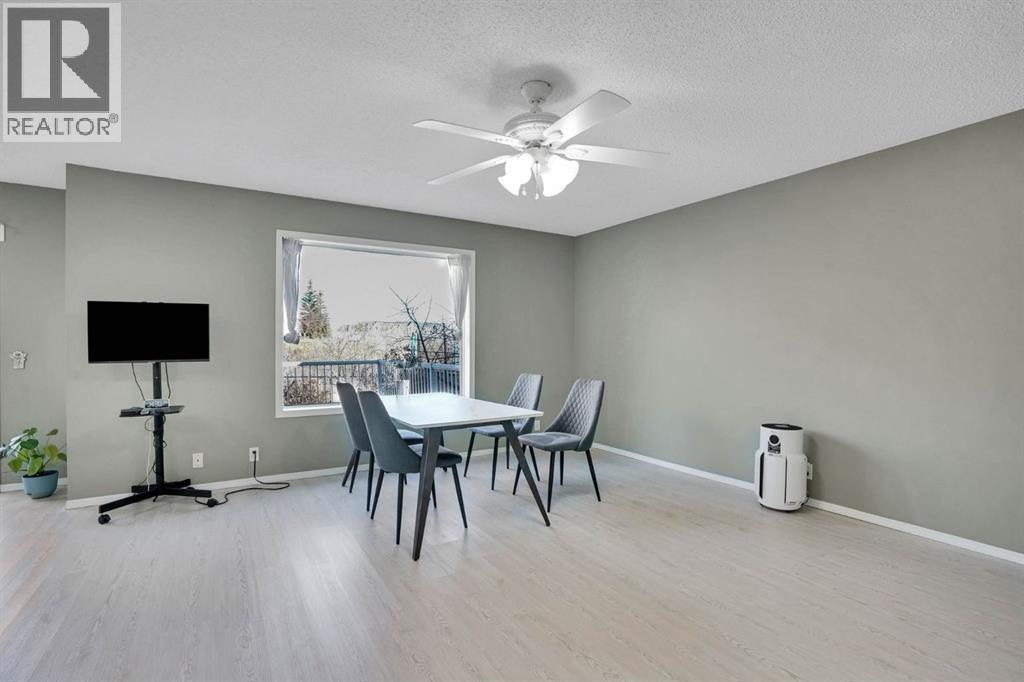 Single Family House for Sale in  Tuscany Valley View NW Tuscany Calgary 