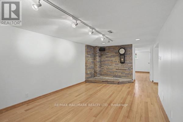37 AVIS CRESCENT - 19