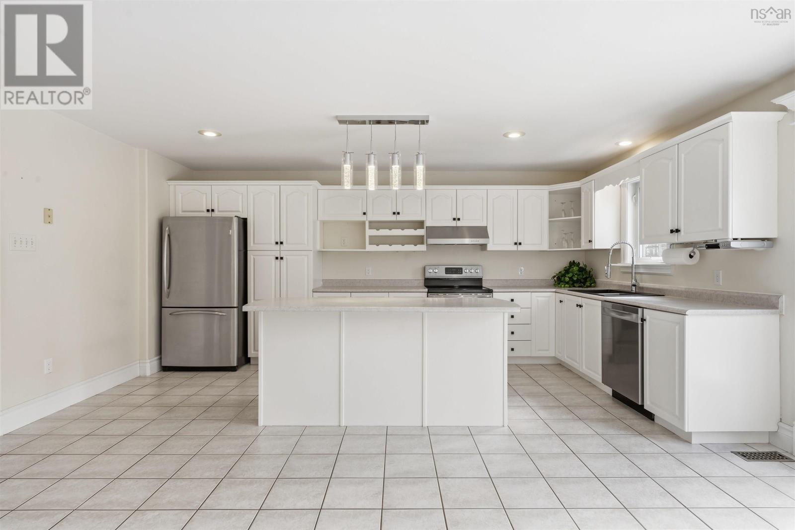 Property 32 of 51 of 9 Haliburton Crescent