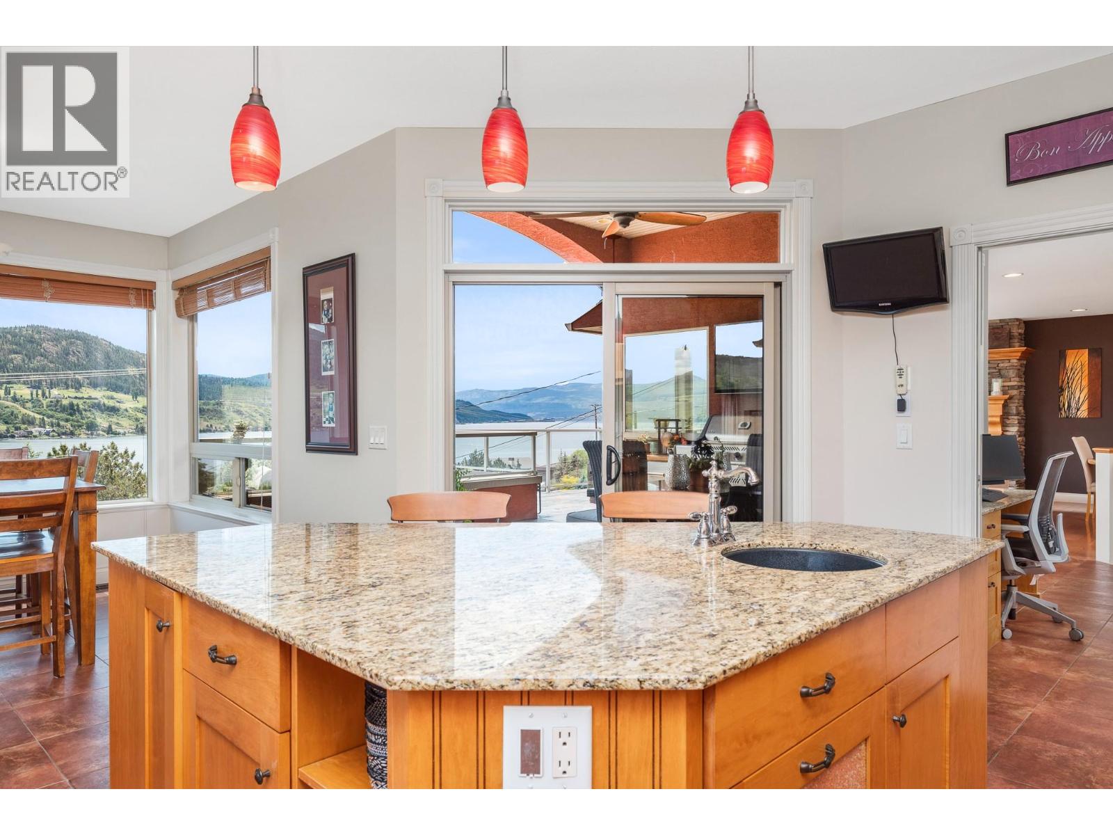 7551 Tronson Road, Vernon