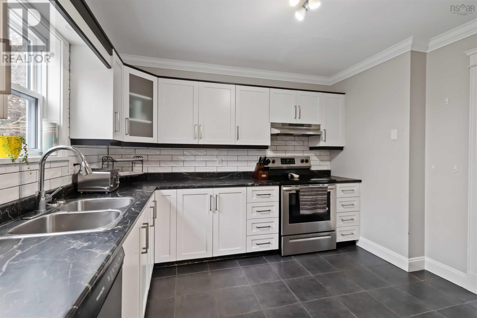 Property 32 of 37 of 115 Waterwheel Crescent