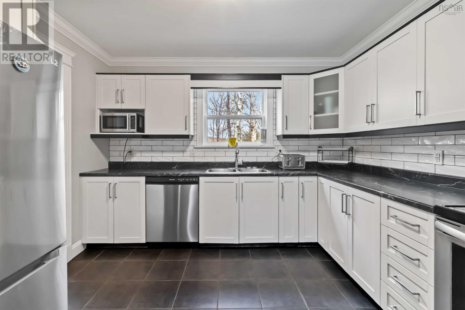 Property 27 of 37 of 115 Waterwheel Crescent