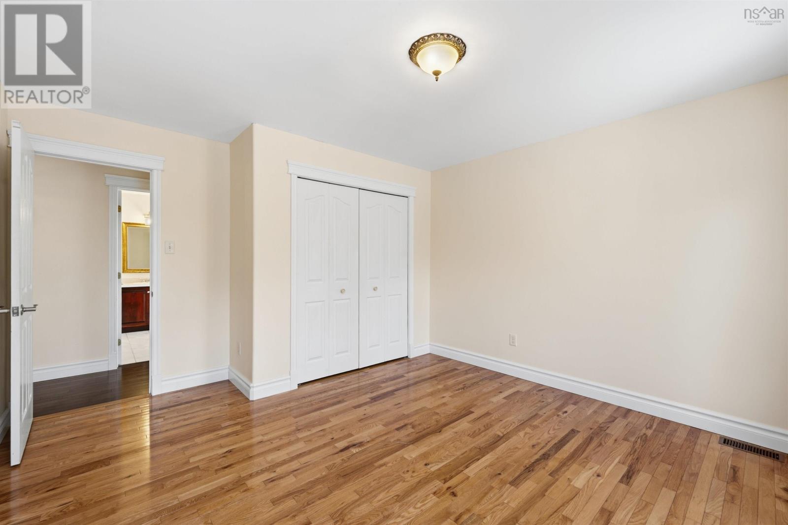 Property 44 of 51 of 9 Haliburton Crescent