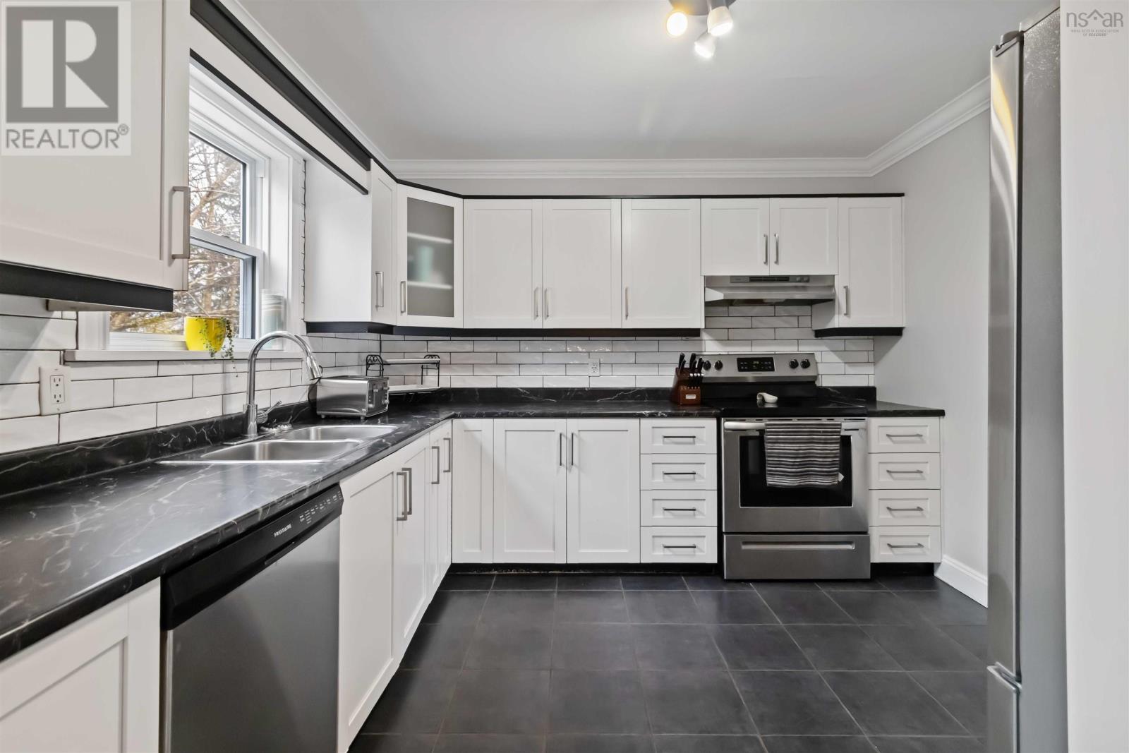 Property 2 of 37 of 115 Waterwheel Crescent