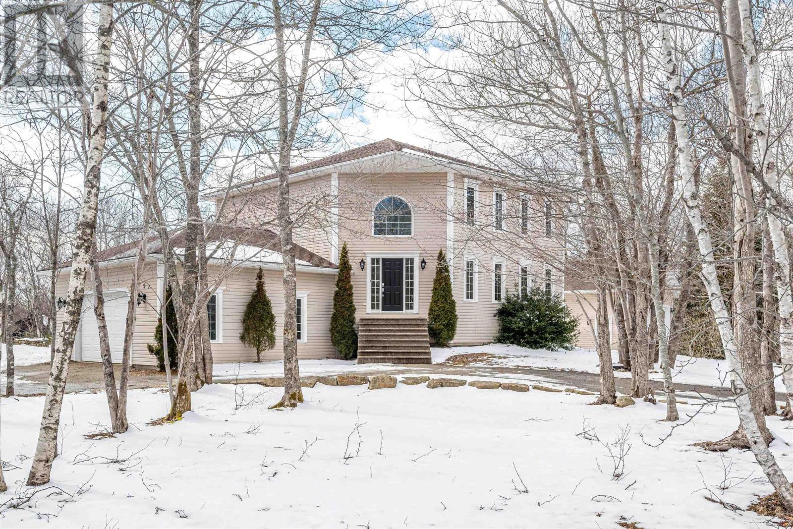 Property 18 of 51 of 9 Haliburton Crescent