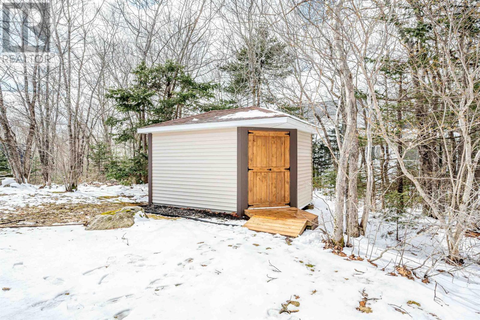 Property 22 of 51 of 9 Haliburton Crescent