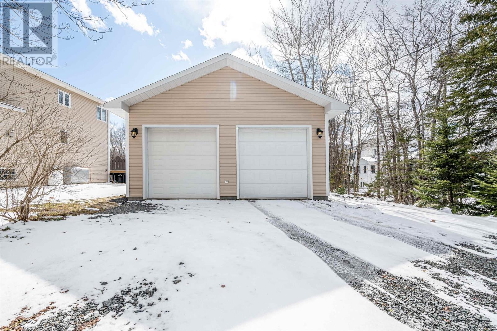 Property 38 of 51 of 9 Haliburton Crescent