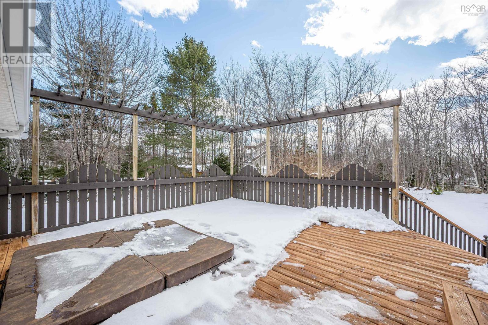 Property 12 of 51 of 9 Haliburton Crescent