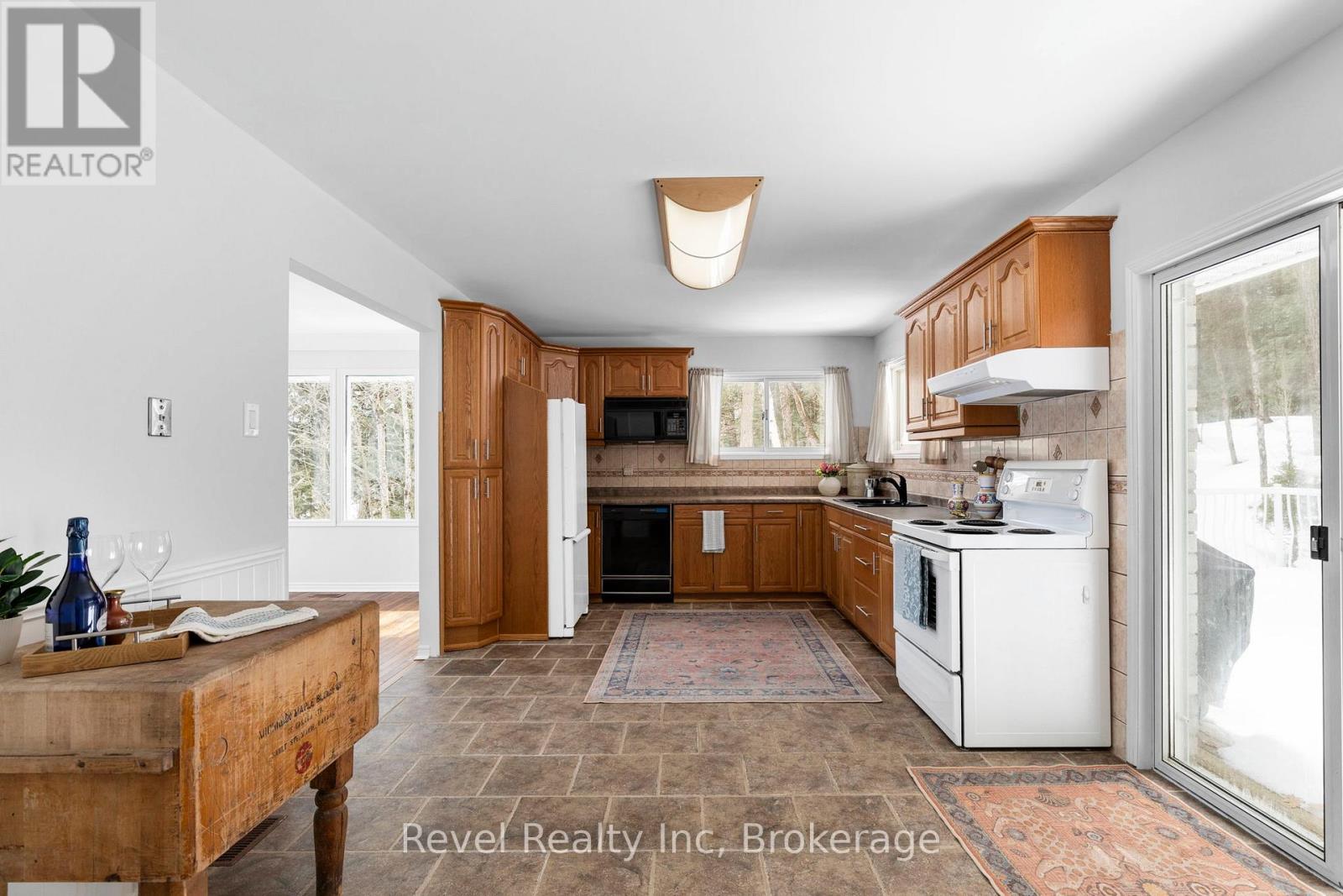 75 SILVER POINT DRIVE - 18