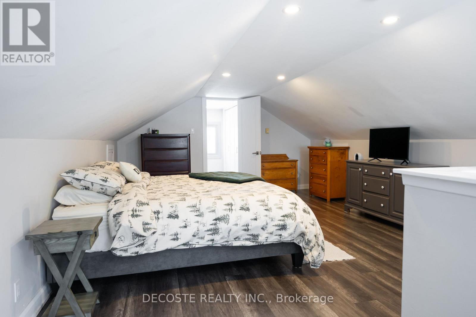 15 MARLBOROUGH STREET - 20