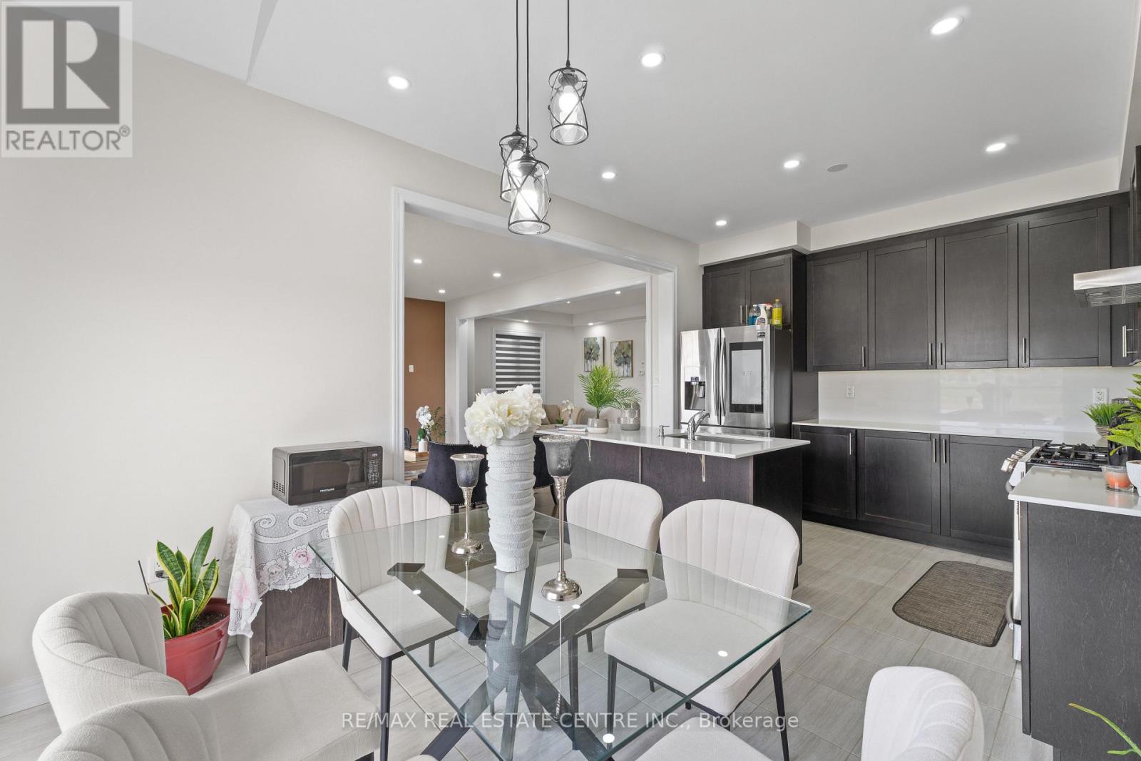 8 OCONNOR CRESCENT - 12