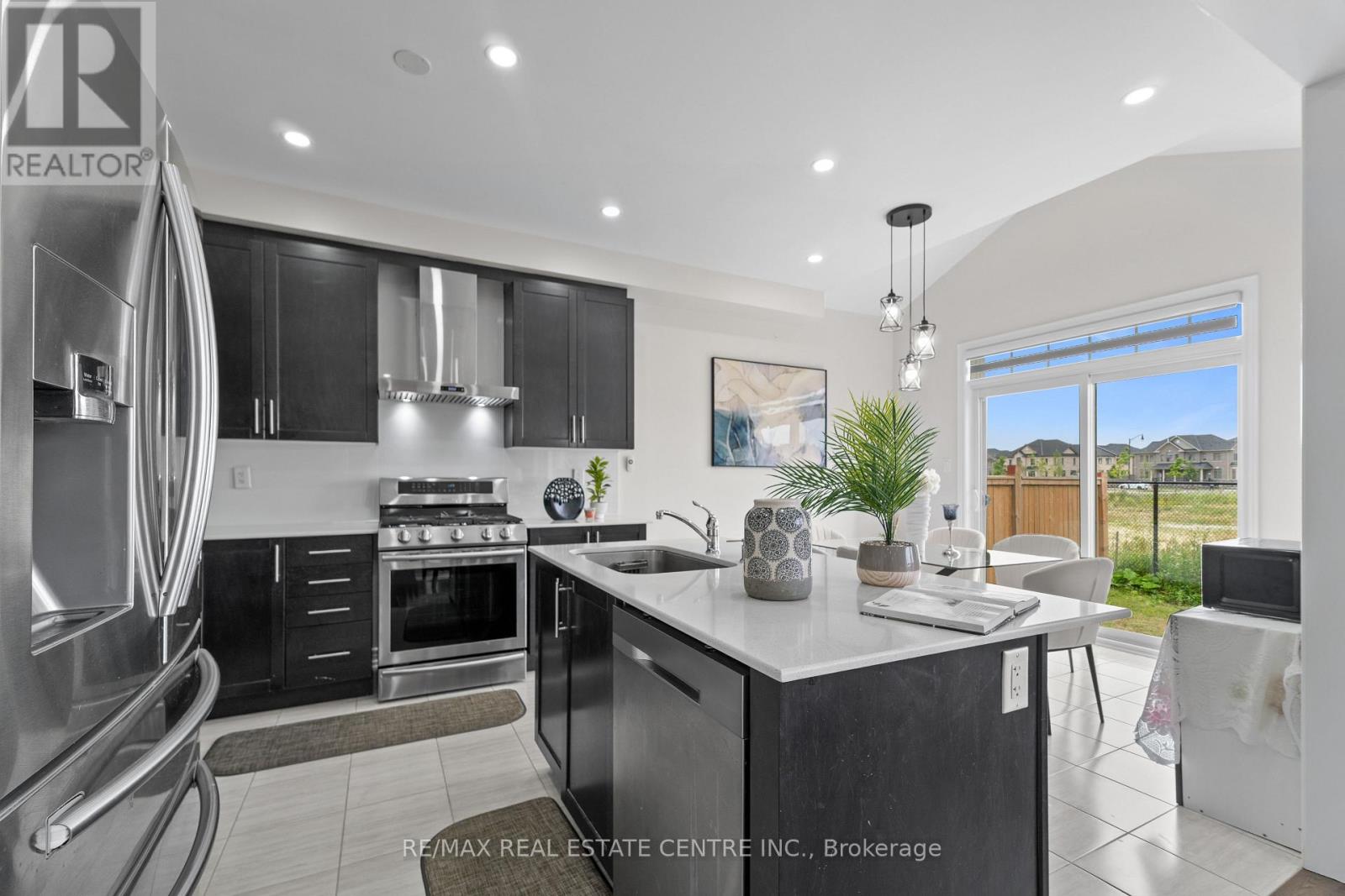 8 OCONNOR CRESCENT - 13