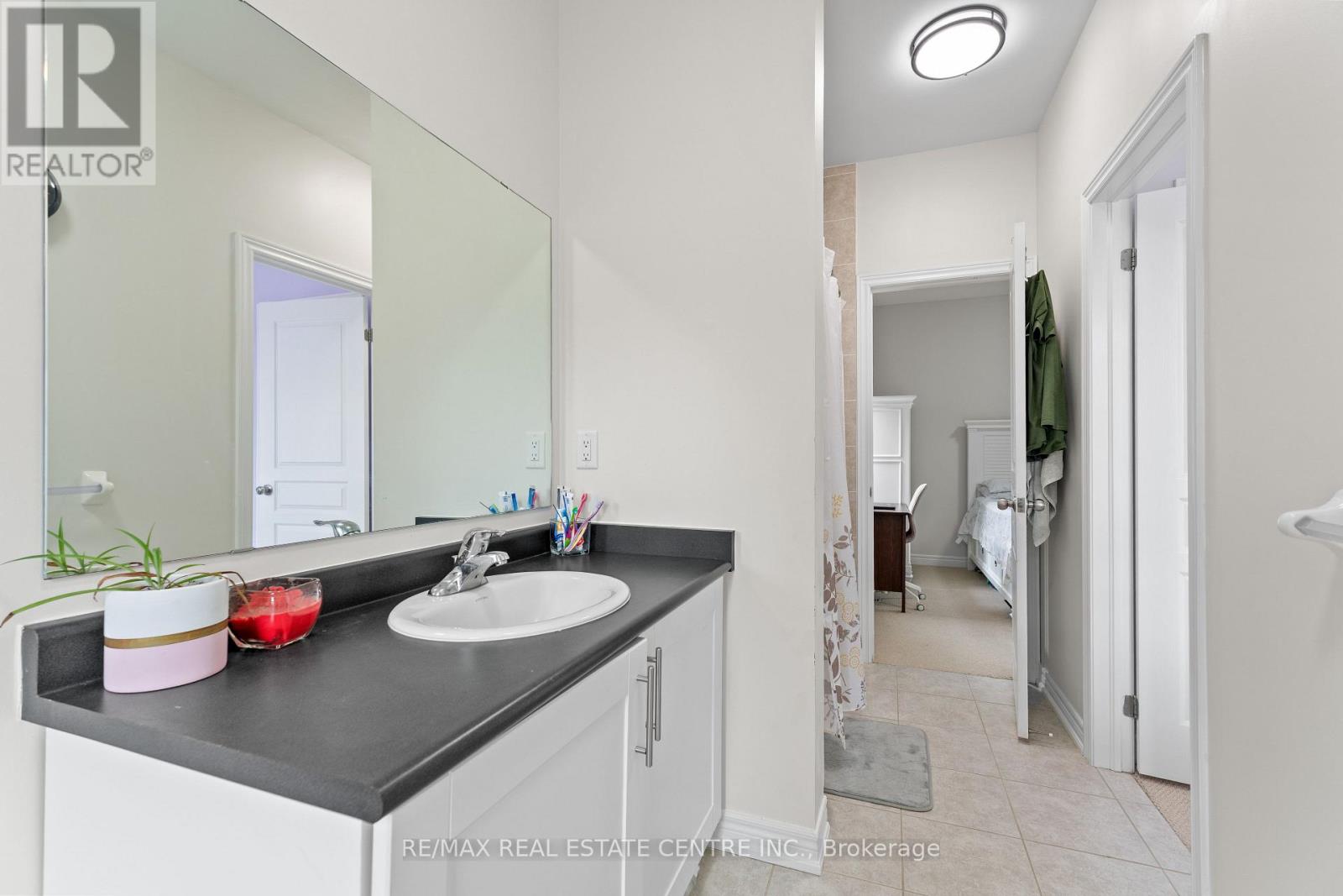 8 OCONNOR CRESCENT - 22