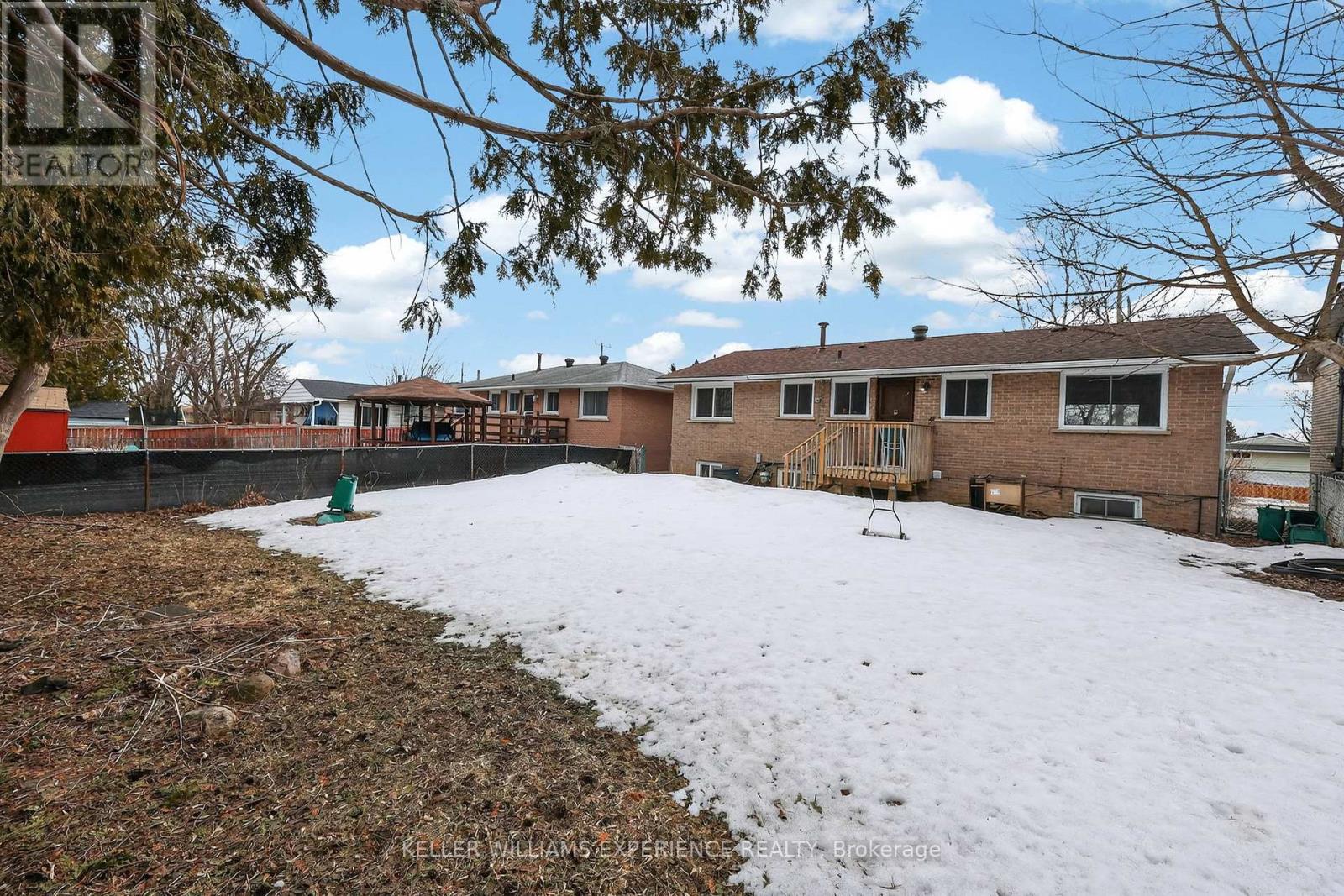 158 CUNDLES ROAD E - 37