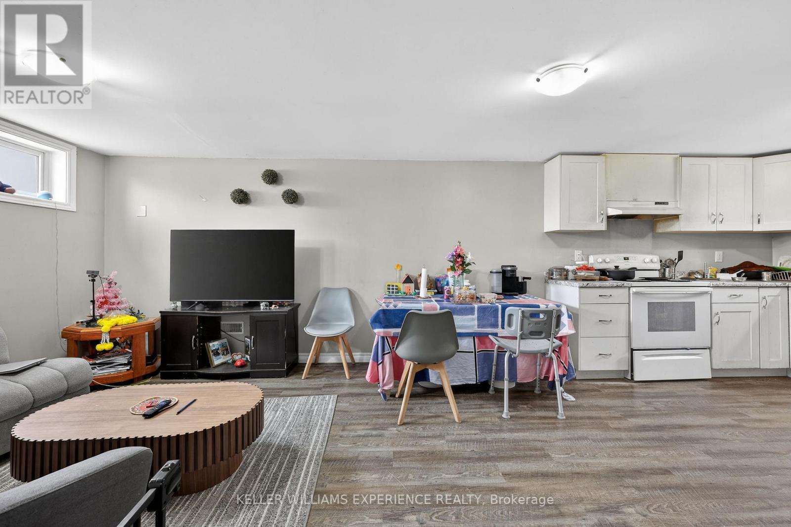 158 CUNDLES ROAD E - 8